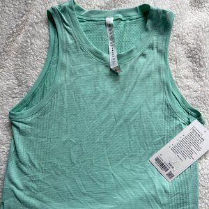 lululemon - Train to Be Tank